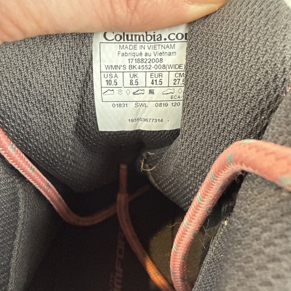 Women's Columbia Hiking Boots Grey Pink Size 10.5 Wide Suede Waterproof - Picture 9 of 12